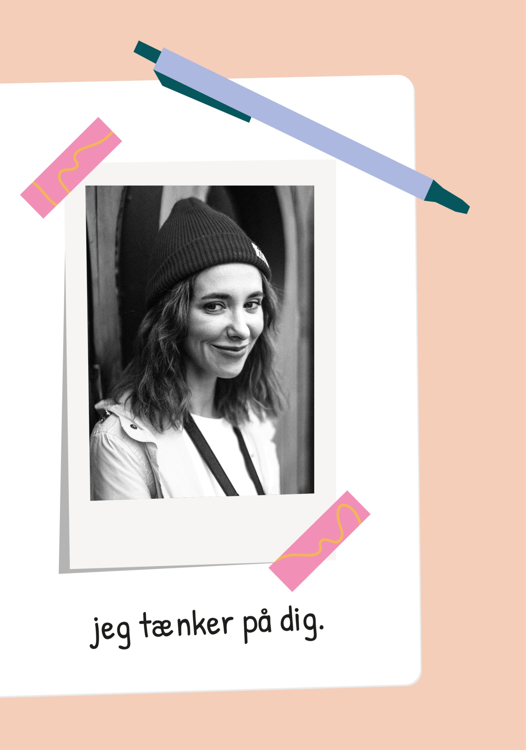 Personligt kort med plads til foto og teksten "Jeg tænker på dig" i en scrapbooking-stil.